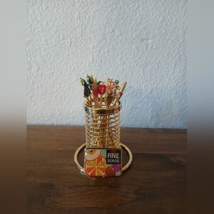 Gold Tone Pick Set
